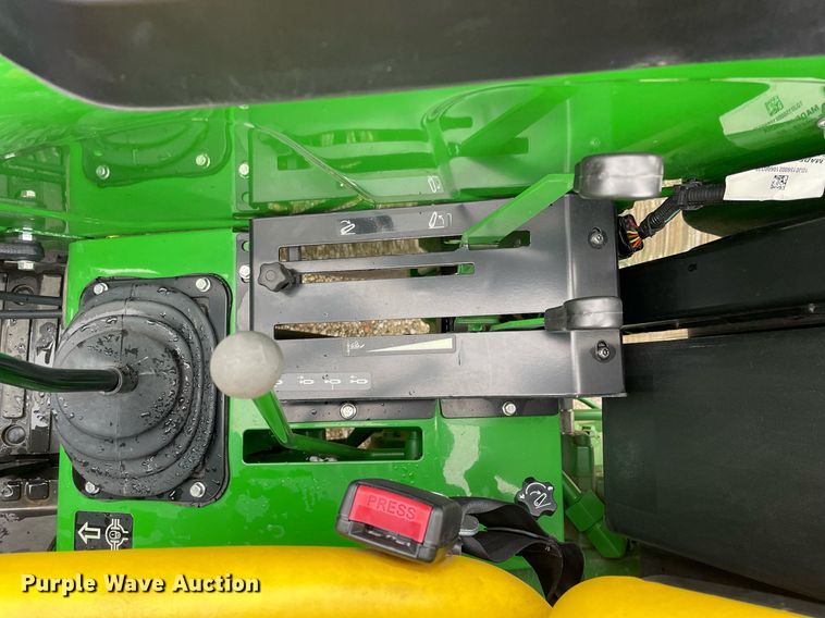 image for item DP0266 2021 John Deere 5065E  MFWD tractor