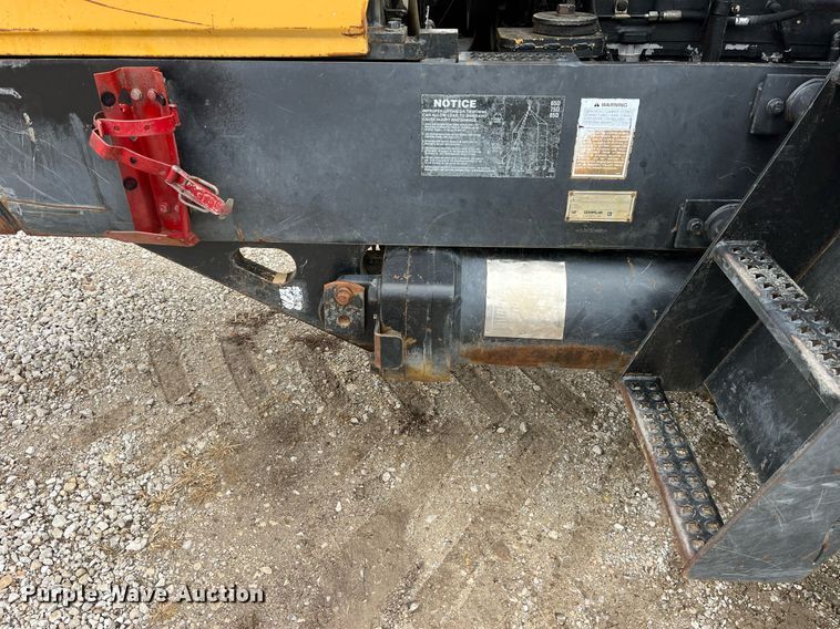 image for item DP2157 1997 Caterpillar Challenger 75D  tractor