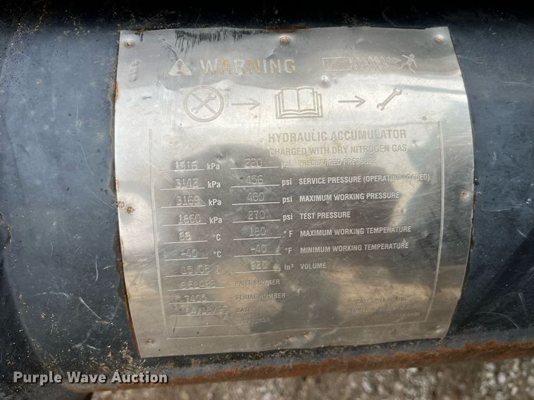 image for item DP2157 1997 Caterpillar Challenger 75D  tractor