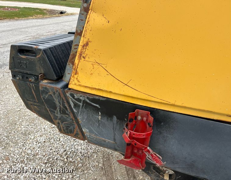 image for item DP2157 1997 Caterpillar Challenger 75D  tractor