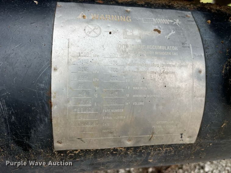 image for item DP2157 1997 Caterpillar Challenger 75D  tractor