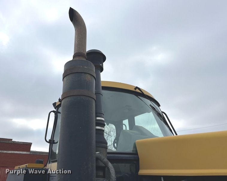 image for item DP2157 1997 Caterpillar Challenger 75D  tractor