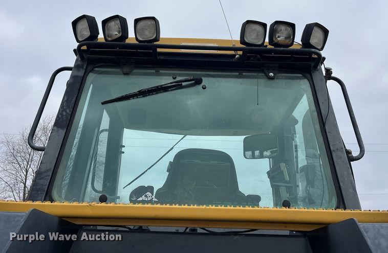 image for item DP2157 1997 Caterpillar Challenger 75D  tractor