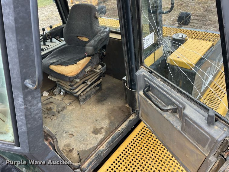 image for item DP2157 1997 Caterpillar Challenger 75D  tractor