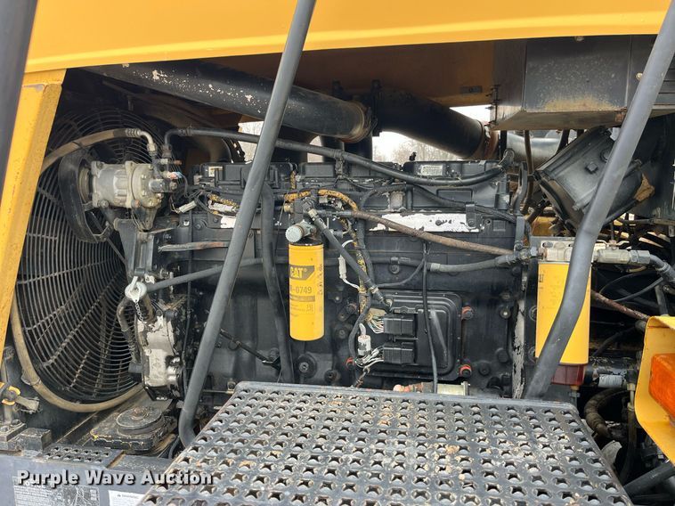 image for item DP2157 1997 Caterpillar Challenger 75D  tractor