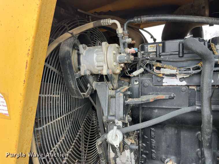 image for item DP2157 1997 Caterpillar Challenger 75D  tractor