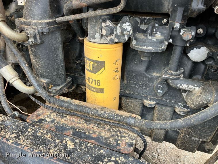 image for item DP2157 1997 Caterpillar Challenger 75D  tractor