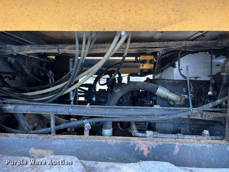 image for item DP2157 1997 Caterpillar Challenger 75D  tractor