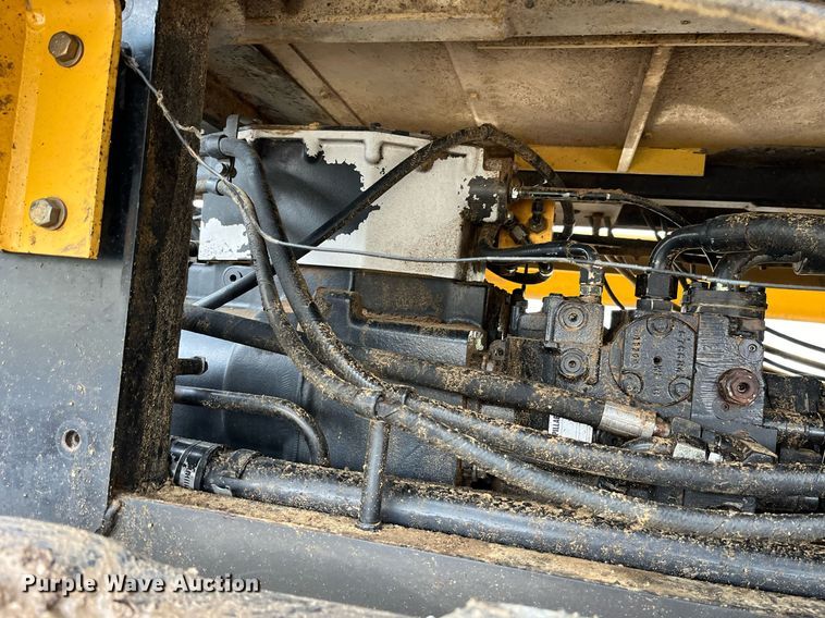 image for item DP2157 1997 Caterpillar Challenger 75D  tractor