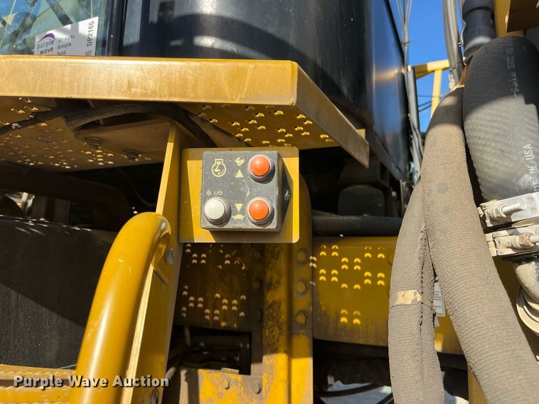 image for item DP2166 2009 RoGator SSc 1084  sprayer