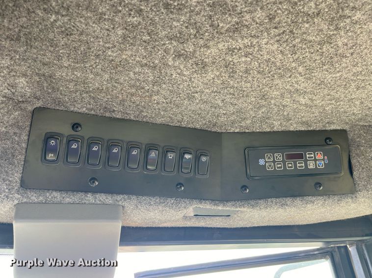 image for item DP2166 2009 RoGator SSc 1084  sprayer