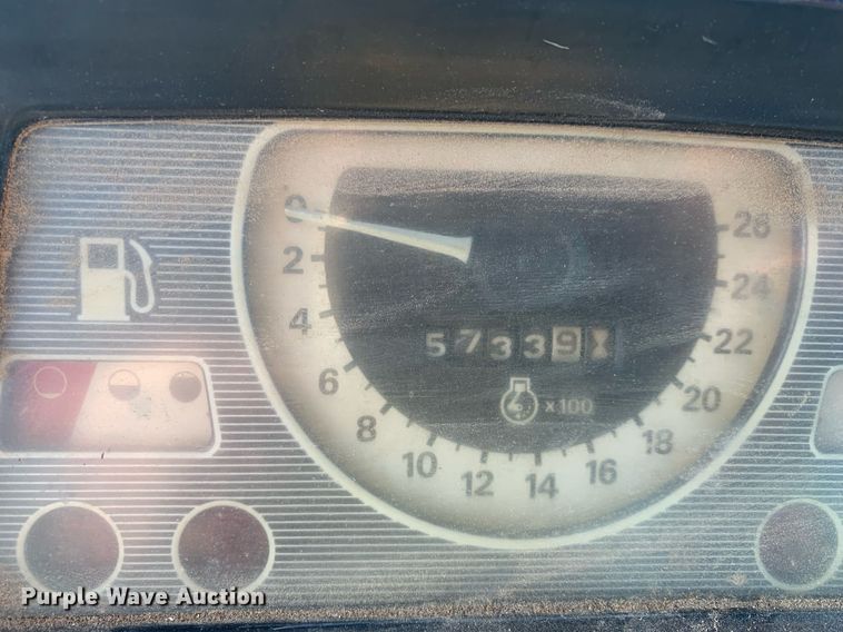 image for item DP8766 1988 Ford 6610  tractor