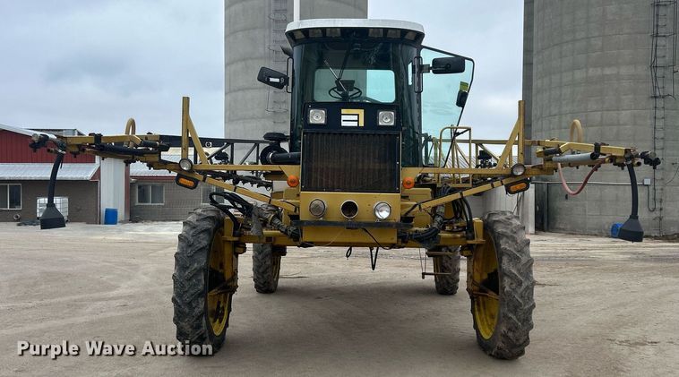 image for item DQ1070 1993 Ag-Chem RoGator 664  sprayer