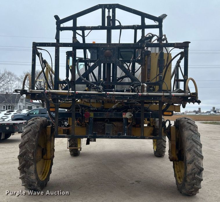 image for item DQ1070 1993 Ag-Chem RoGator 664  sprayer