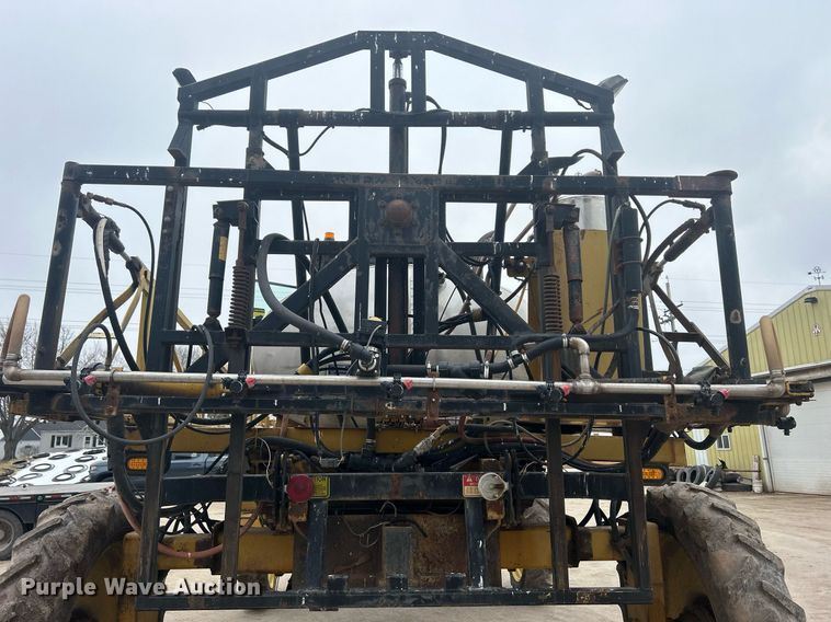 image for item DQ1070 1993 Ag-Chem RoGator 664  sprayer