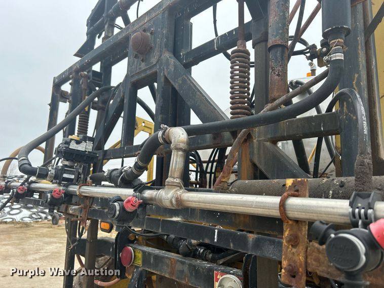 image for item DQ1070 1993 Ag-Chem RoGator 664  sprayer