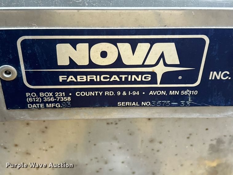 image for item DQ1070 1993 Ag-Chem RoGator 664  sprayer