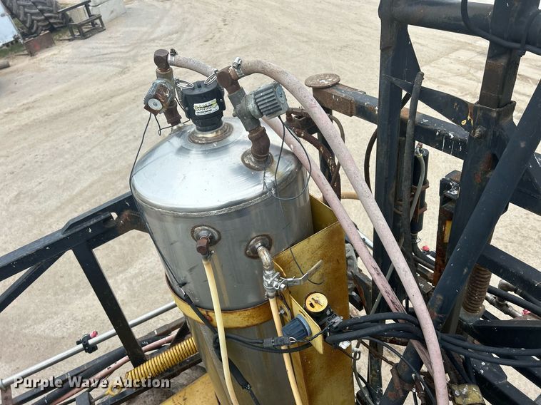 image for item DQ1070 1993 Ag-Chem RoGator 664  sprayer