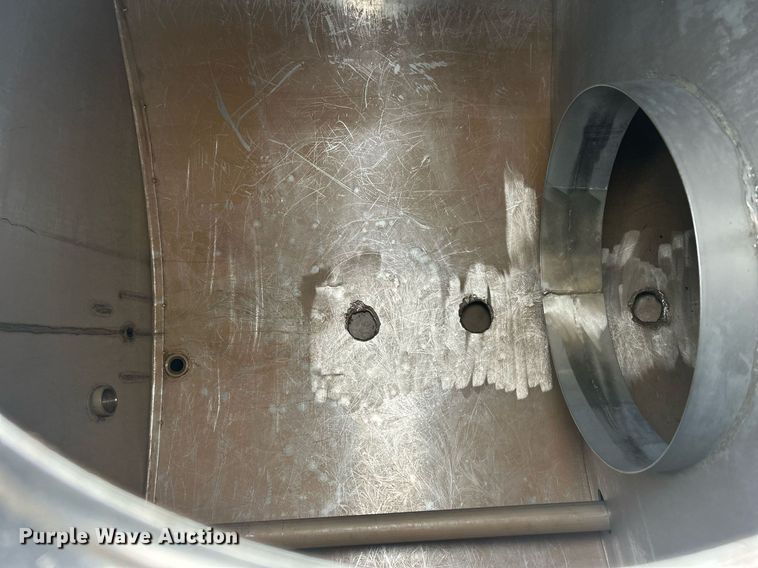 image for item DQ1070 1993 Ag-Chem RoGator 664  sprayer