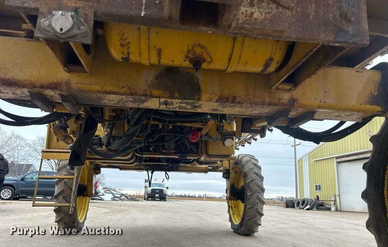 image for item DQ1070 1993 Ag-Chem RoGator 664  sprayer