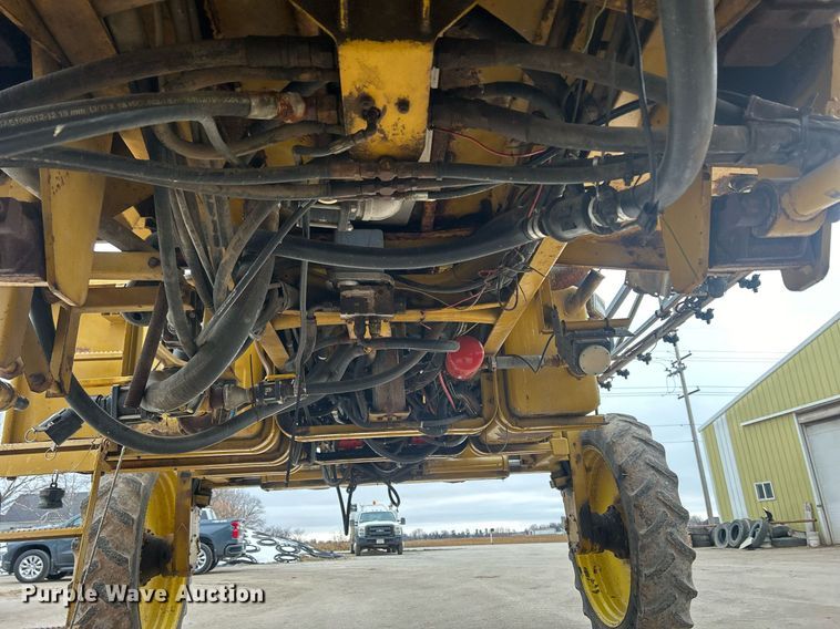 image for item DQ1070 1993 Ag-Chem RoGator 664  sprayer