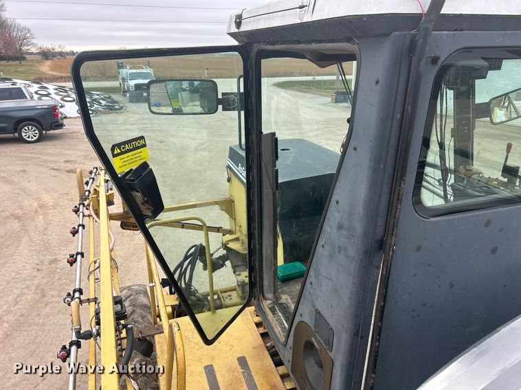 image for item DQ1070 1993 Ag-Chem RoGator 664  sprayer