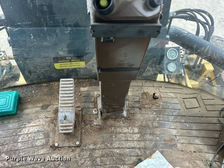 image for item DQ1070 1993 Ag-Chem RoGator 664  sprayer