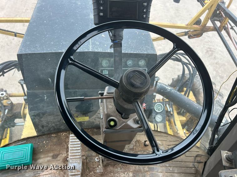 image for item DQ1070 1993 Ag-Chem RoGator 664  sprayer