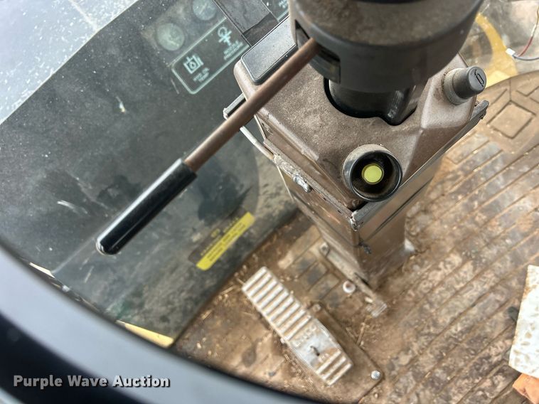 image for item DQ1070 1993 Ag-Chem RoGator 664  sprayer