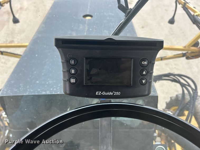 image for item DQ1070 1993 Ag-Chem RoGator 664  sprayer