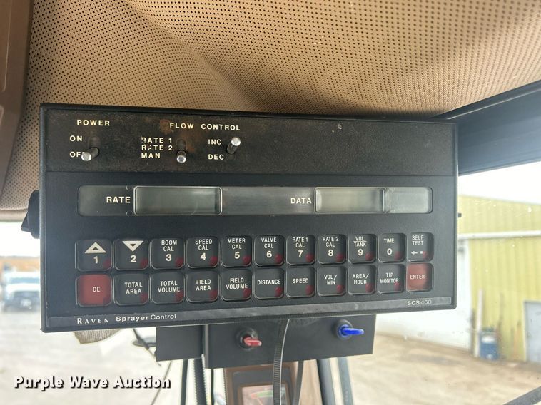 image for item DQ1070 1993 Ag-Chem RoGator 664  sprayer