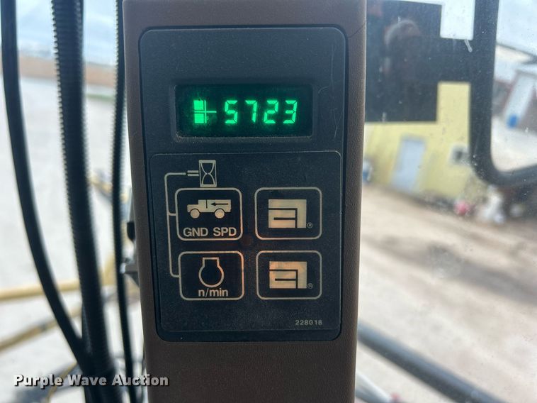 image for item DQ1070 1993 Ag-Chem RoGator 664  sprayer