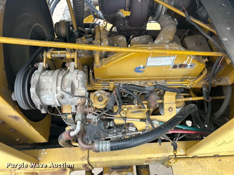 image for item DQ1070 1993 Ag-Chem RoGator 664  sprayer