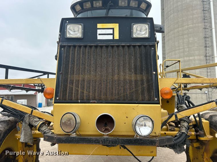 image for item DQ1070 1993 Ag-Chem RoGator 664  sprayer