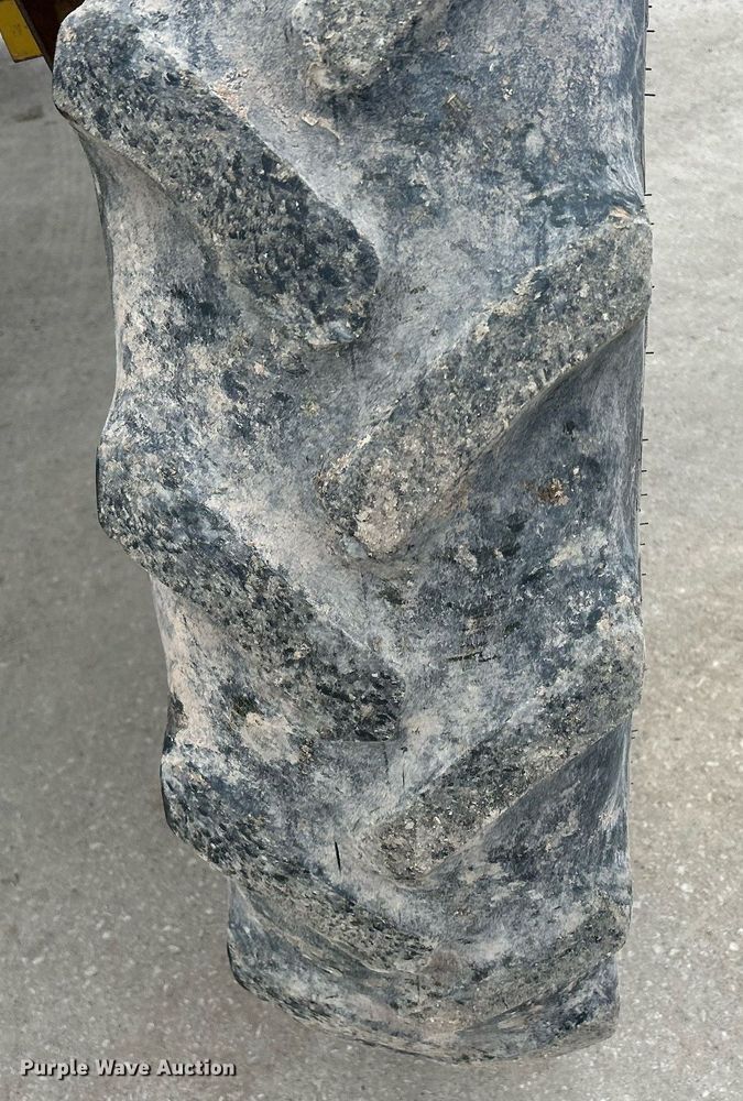 image for item DQ1070 1993 Ag-Chem RoGator 664  sprayer