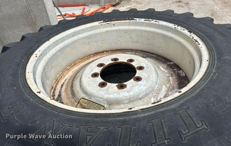 image for item DQ1070 1993 Ag-Chem RoGator 664  sprayer