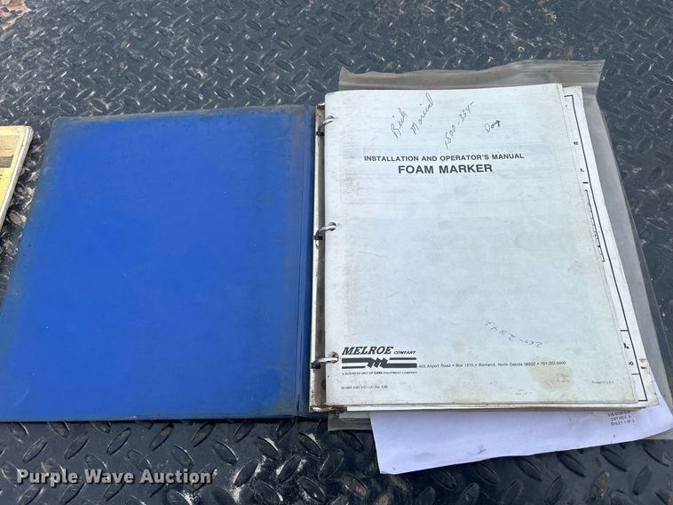 image for item DQ1070 1993 Ag-Chem RoGator 664  sprayer