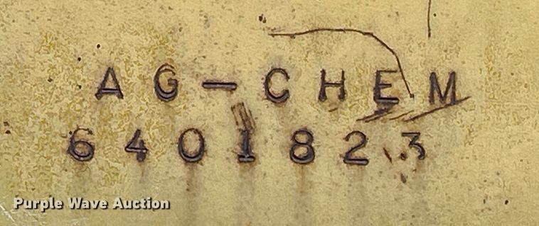 image for item DQ1070 1993 Ag-Chem RoGator 664  sprayer