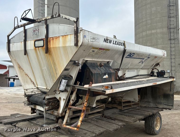 image for item DQ1071 New Leader L3020G  spreader