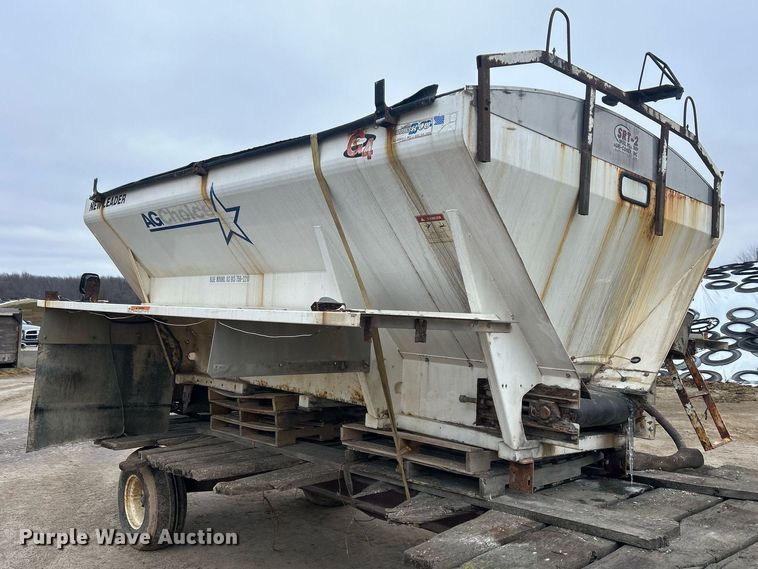 image for item DQ1071 New Leader L3020G  spreader