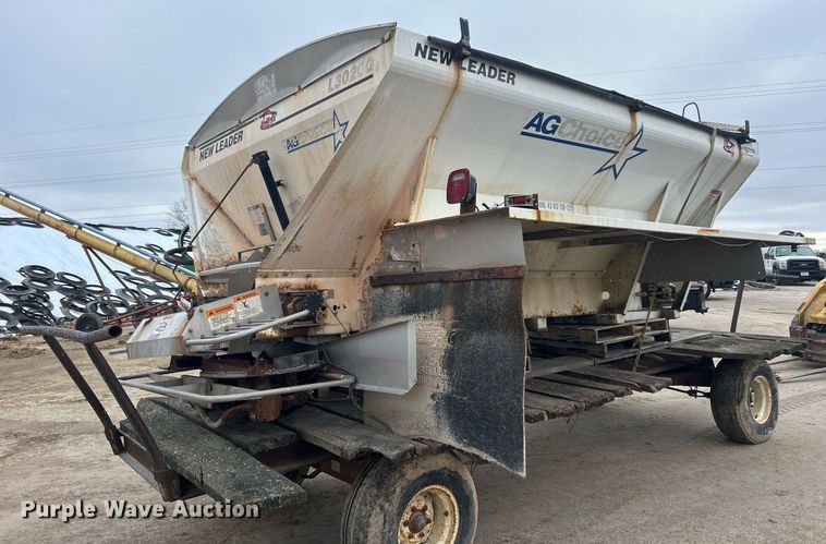 image for item DQ1071 New Leader L3020G  spreader