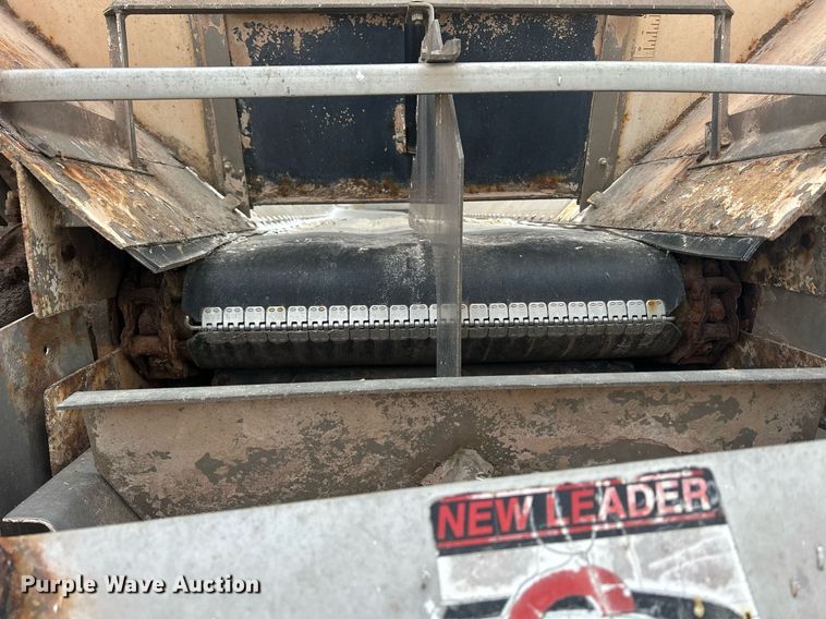 image for item DQ1071 New Leader L3020G  spreader