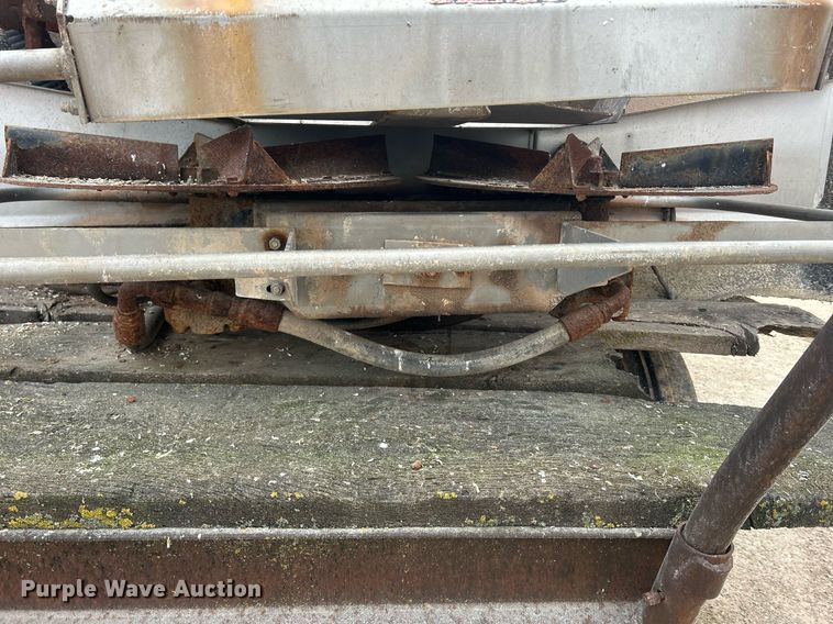 image for item DQ1071 New Leader L3020G  spreader