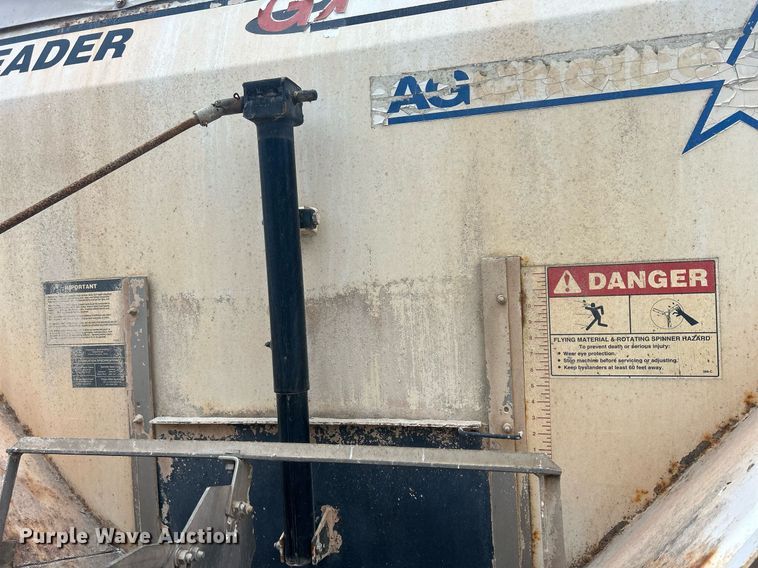 image for item DQ1071 New Leader L3020G  spreader