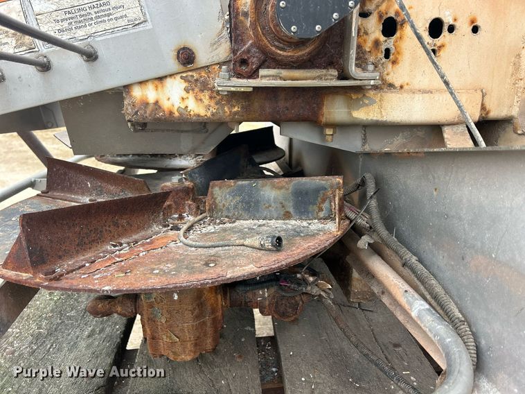 image for item DQ1071 New Leader L3020G  spreader