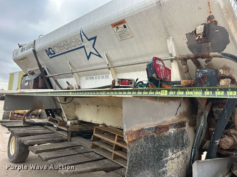 image for item DQ1071 New Leader L3020G  spreader