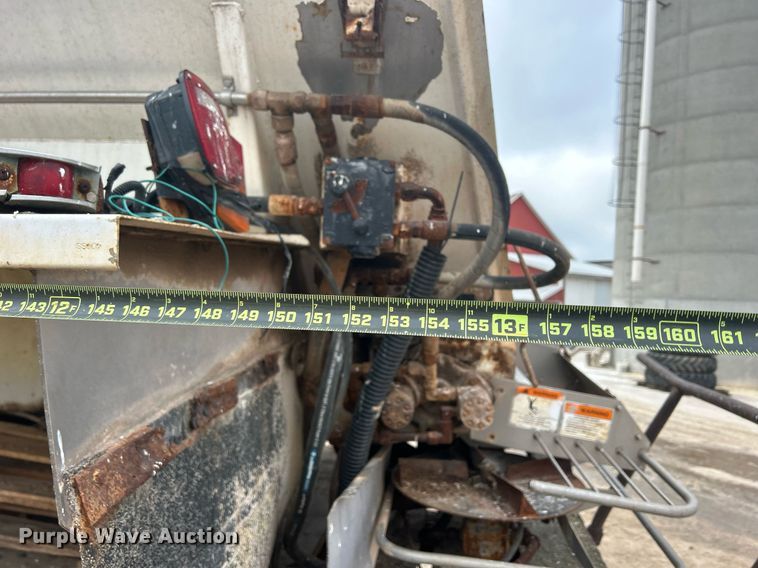 image for item DQ1071 New Leader L3020G  spreader