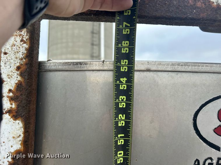 image for item DQ1071 New Leader L3020G  spreader