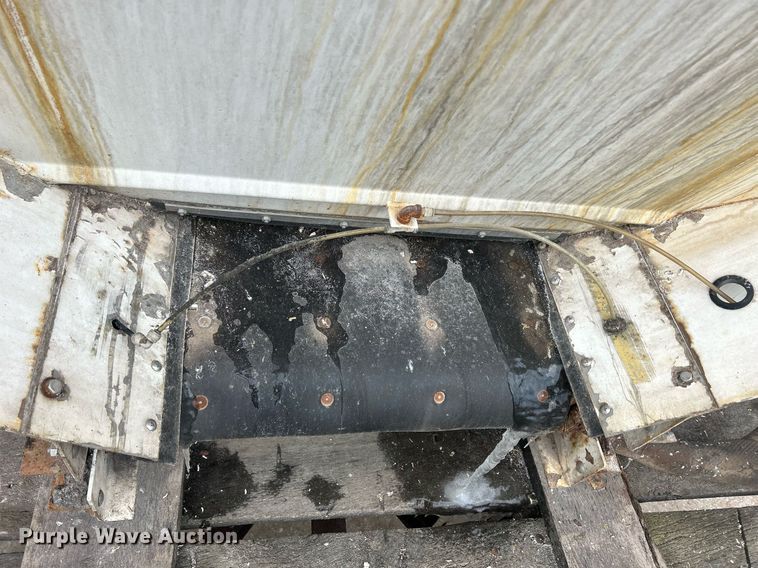 image for item DQ1071 New Leader L3020G  spreader