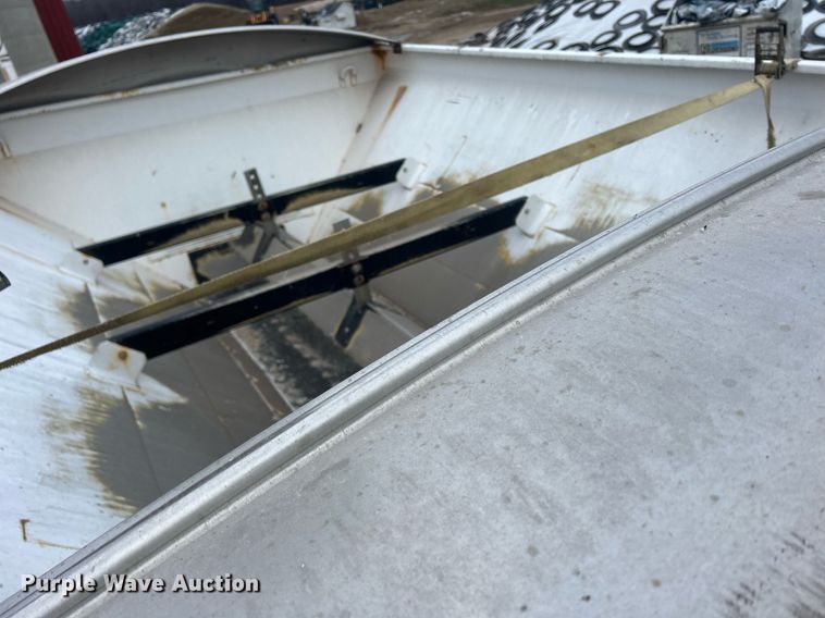 image for item DQ1071 New Leader L3020G  spreader